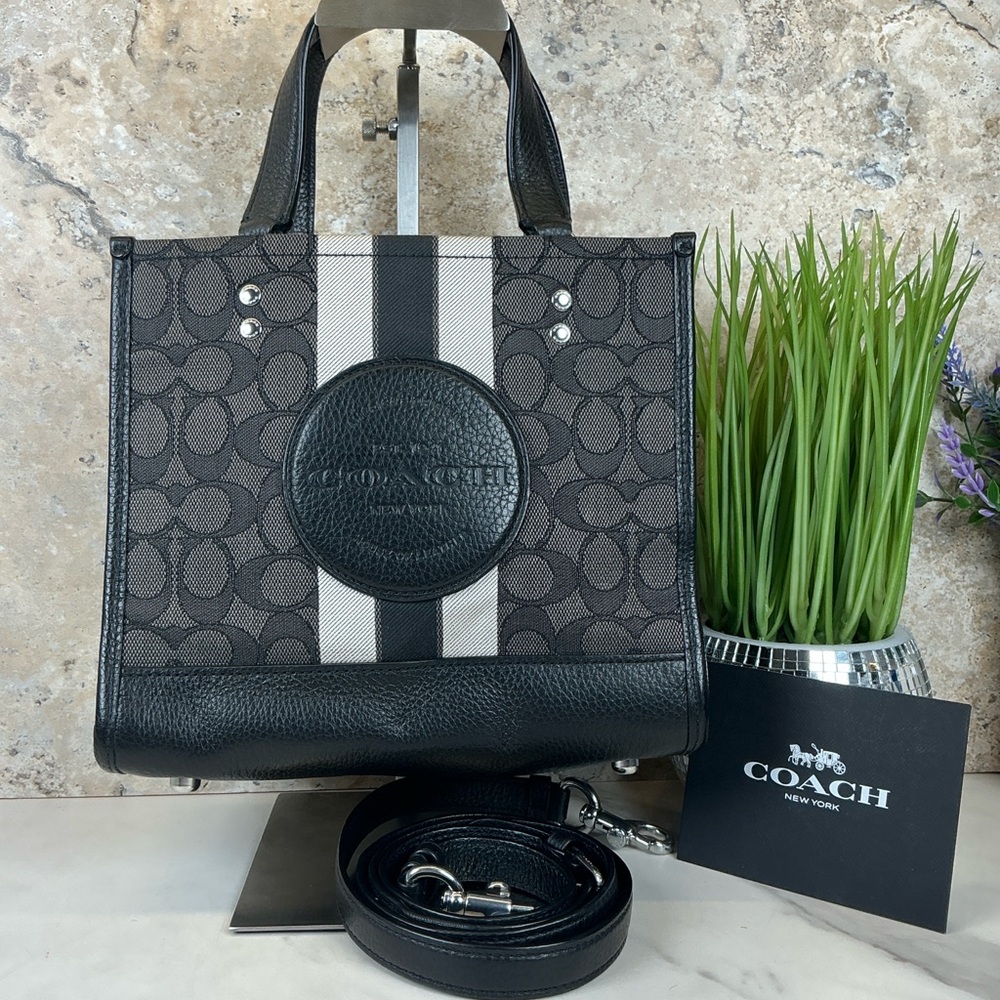 Coach Dempsey 22 Jacquard Black and Gray Signature Tote Hand Crossbody‎ Bag - Picture 3 of 13
